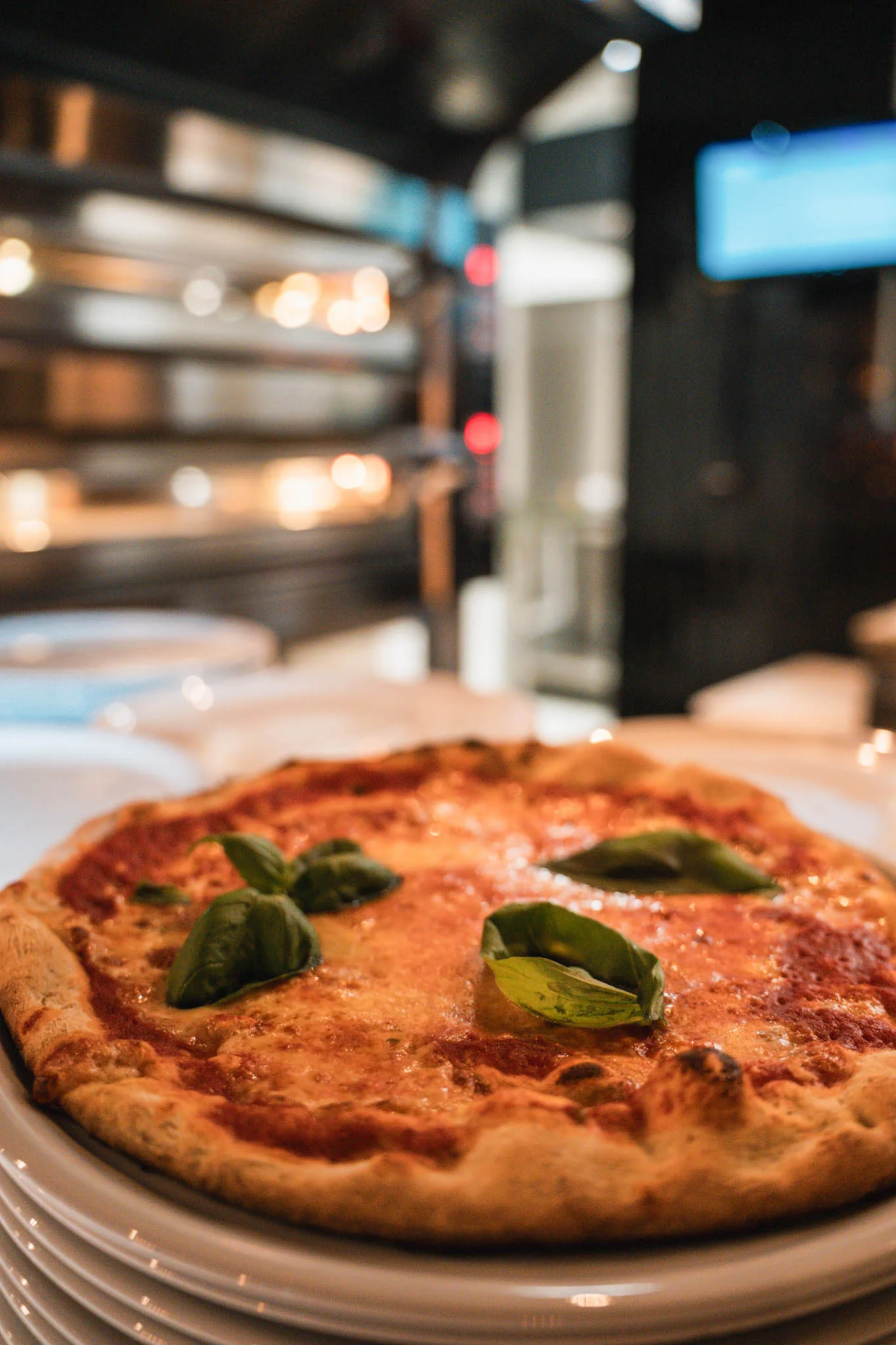 {{ t.kitchens.pizza.alt }}
